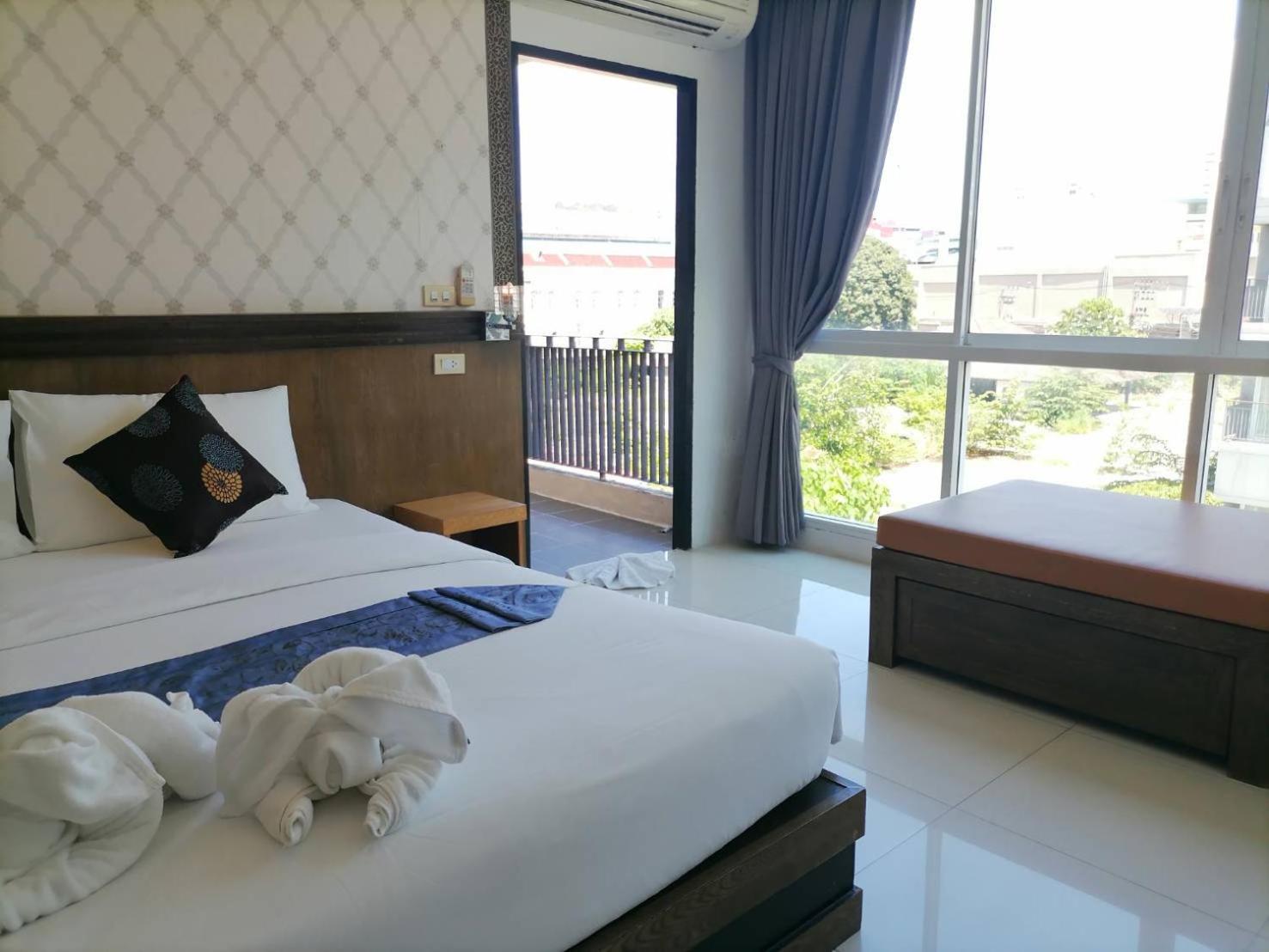 Nj Patong Hotel Exterior photo