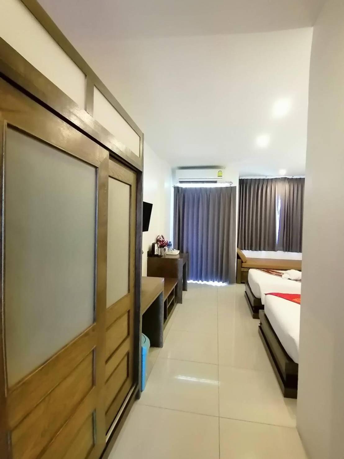 Nj Patong Hotel Exterior photo